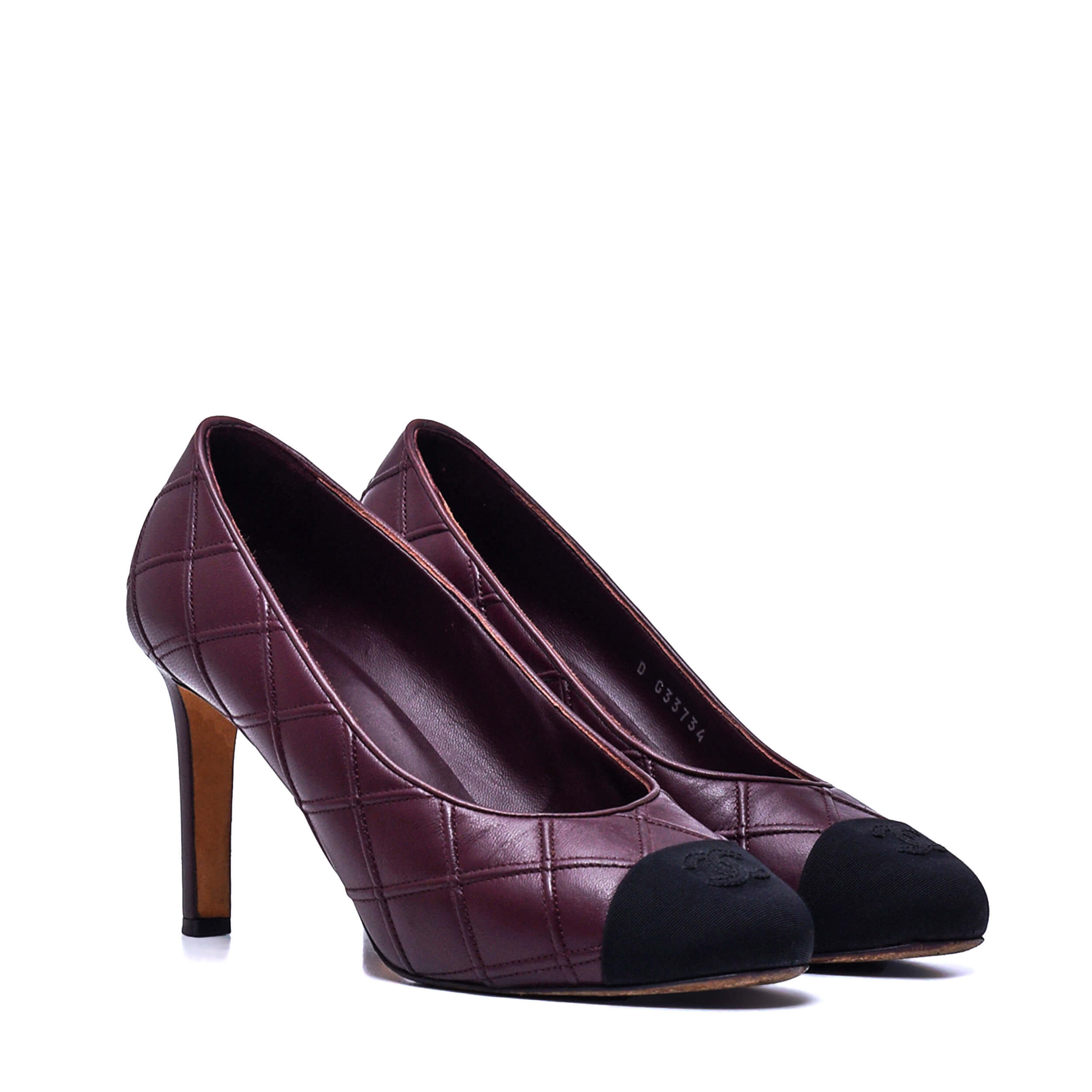 Chanel - Bordeaux Quilted Leather CC Pumps / 38.5